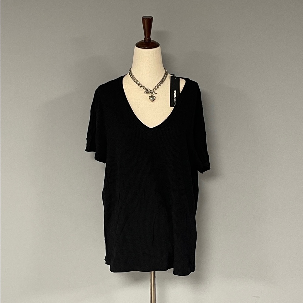 Fashion Nova Black Short Sleeve Tee